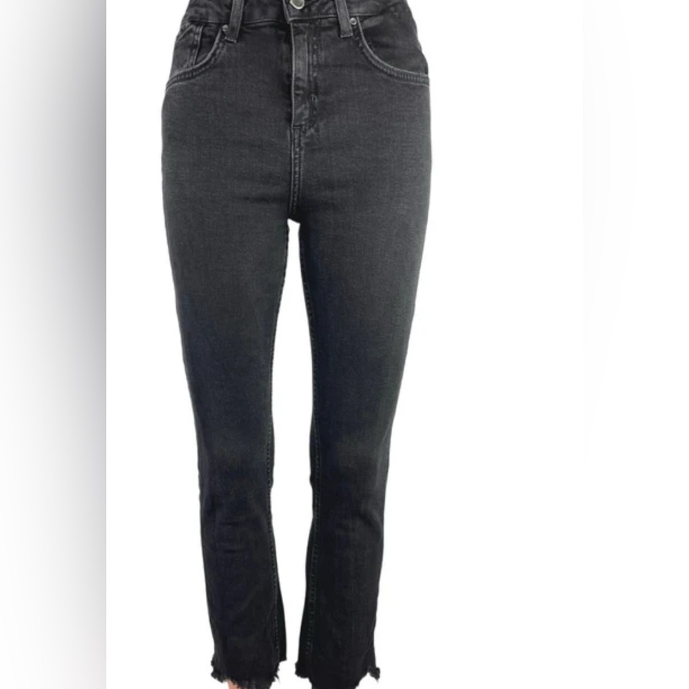 Low rise skinny jeans